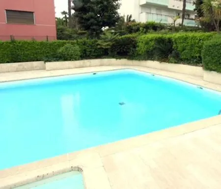Luxury With Garden In Cap Dantibes *