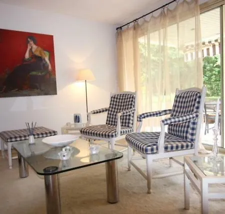 Апартаменти Luxury With Garden In Cap Dantibes *